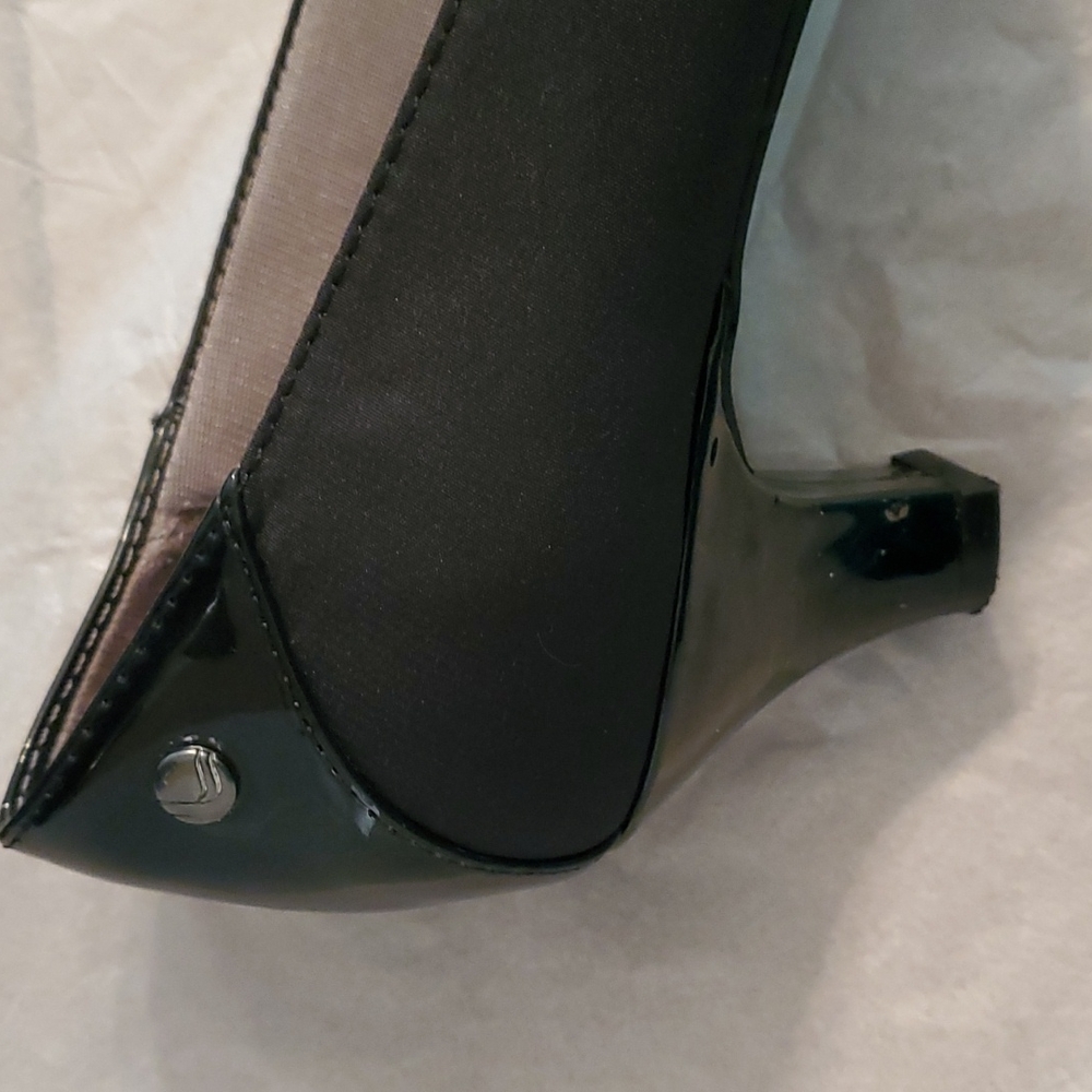 Size 10 black heels.   Open toe.  Life Stride. - Picture 4 of 5